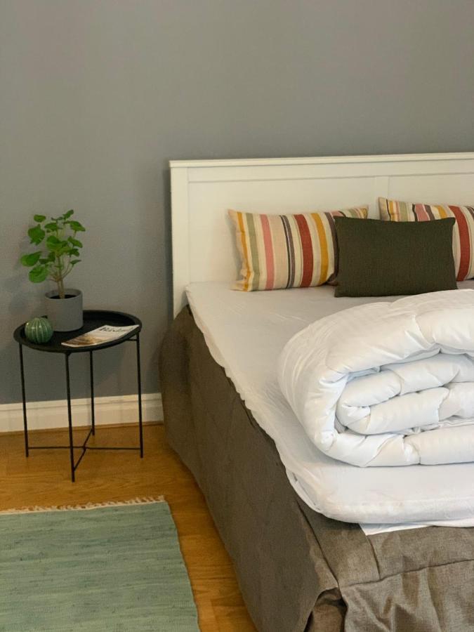 Tree Top Hill - The Old Station House - Bastad Holiday Apartments المظهر الخارجي الصورة