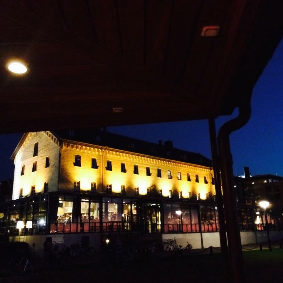 Tree Top Hill - The Old Station House - Bastad Holiday Apartments المظهر الخارجي الصورة